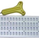 Regleta Escritura Braille Metálica aluminio 4x28 celdas con punzón Discapacidad Visual Ciegos