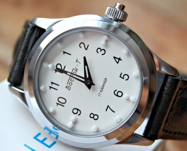 Reloj Braille para ciegos VOSTOK redondo baja visión adulto mayor